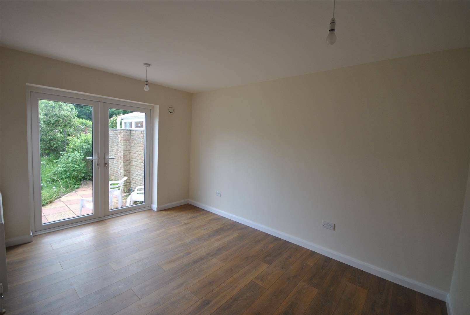 2 Bedrooms, Bungalow
